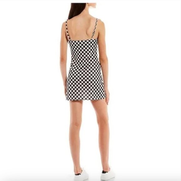 Originality Checkered Dress - Picture 2 of 5